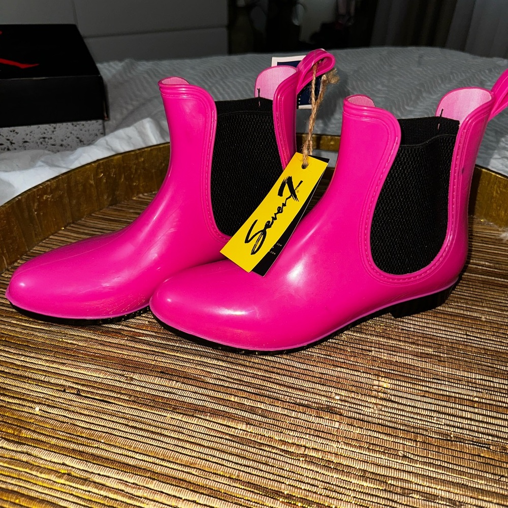 Seven7 Vibrant Pink Ankle Boots
